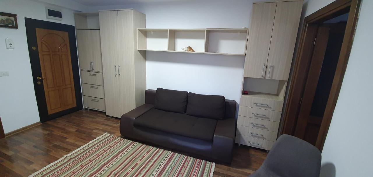 Yla Apartments Piatra Neamţ Exterior foto