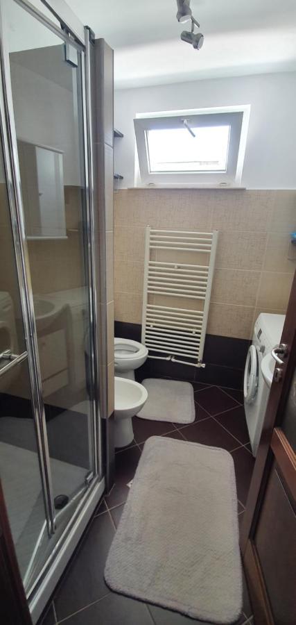 Yla Apartments Piatra Neamţ Exterior foto