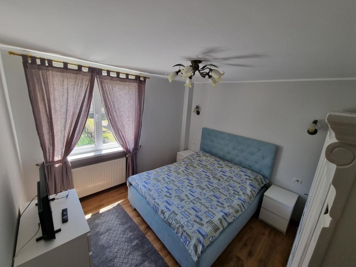 Yla Apartments Piatra Neamţ Exterior foto