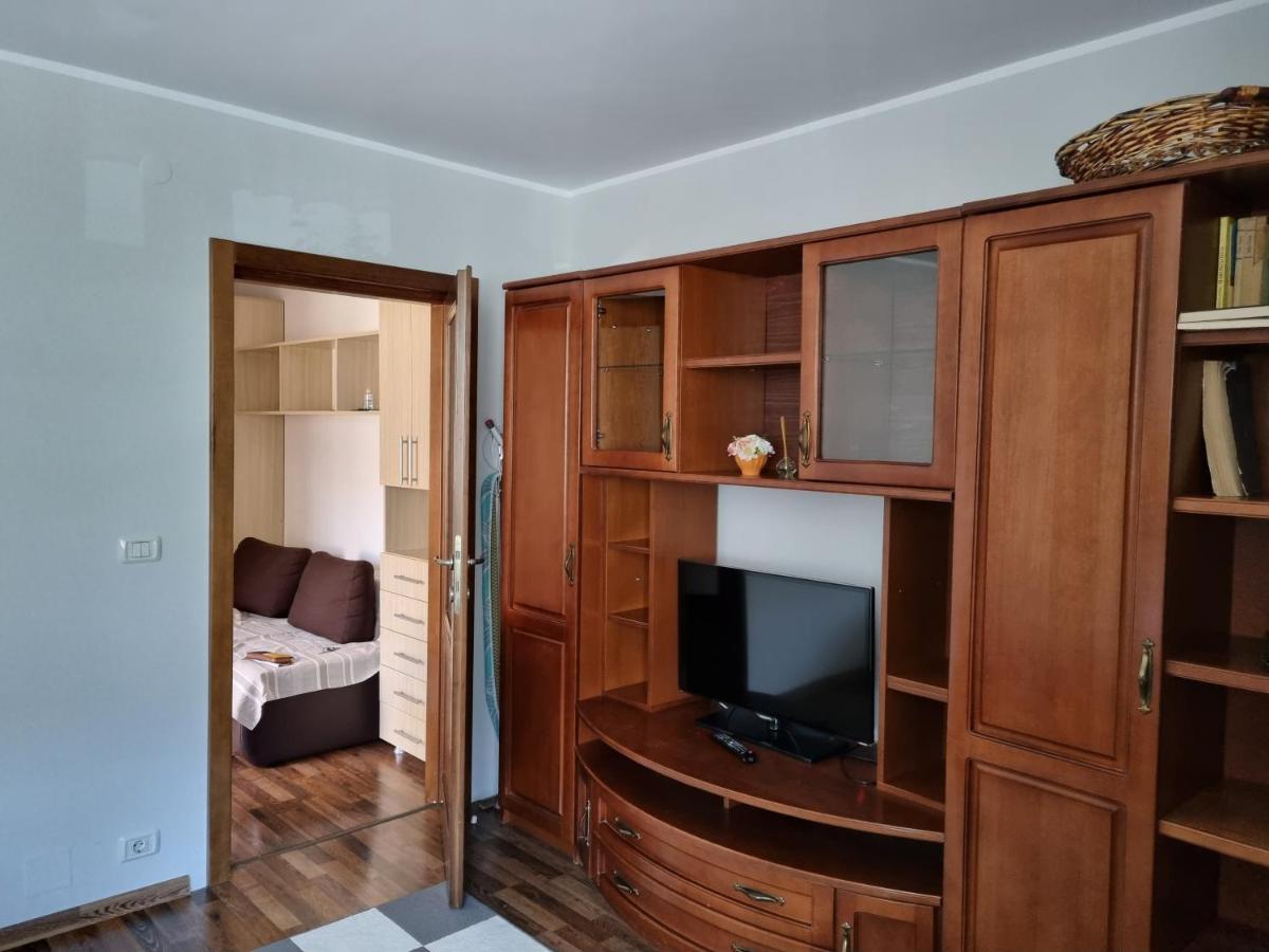 Yla Apartments Piatra Neamţ Exterior foto